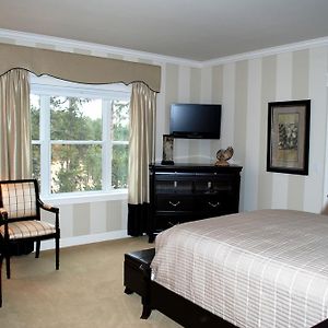 Queen Suite